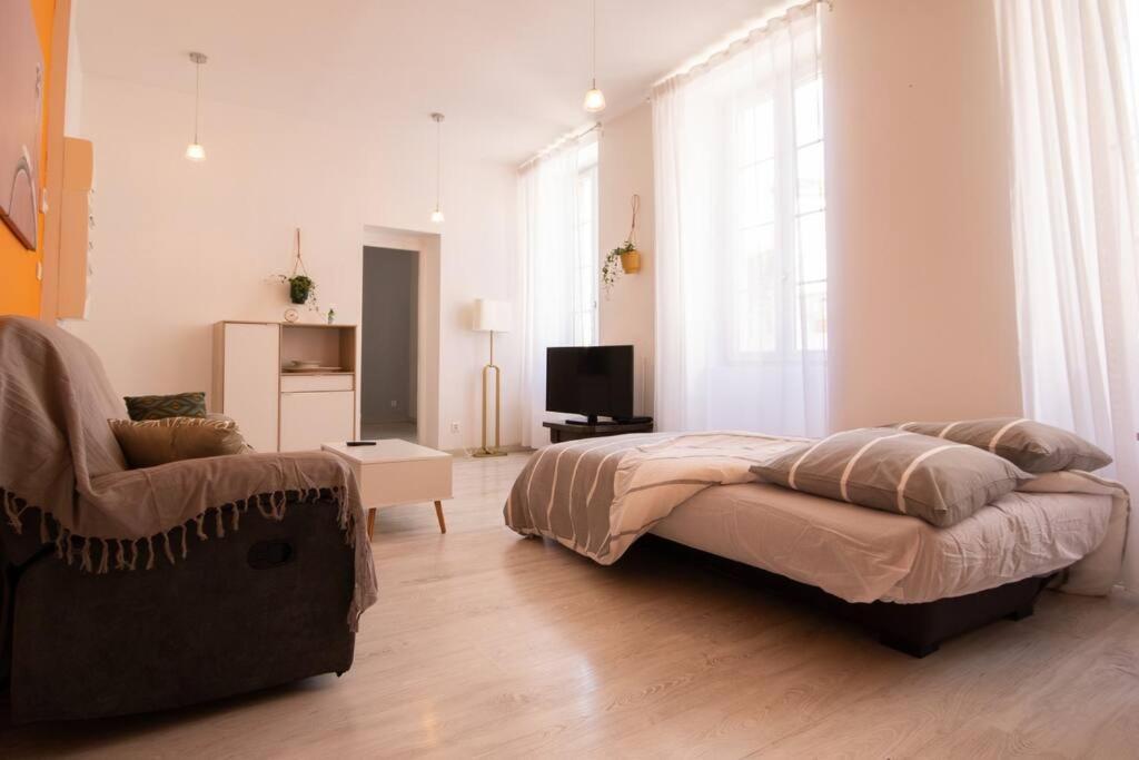 LA FONTAINE NEUVE-AVALLON-4 PERSONNES-1 CHAMBRE-3 LITS-parking-wifi Extérieur photo