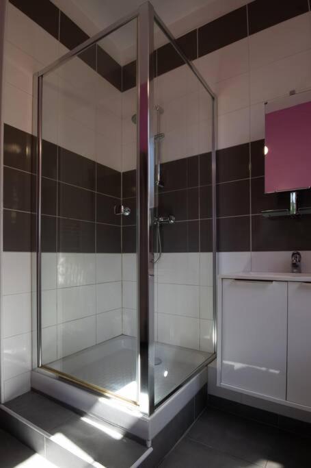 LA FONTAINE NEUVE-AVALLON-4 PERSONNES-1 CHAMBRE-3 LITS-parking-wifi Extérieur photo